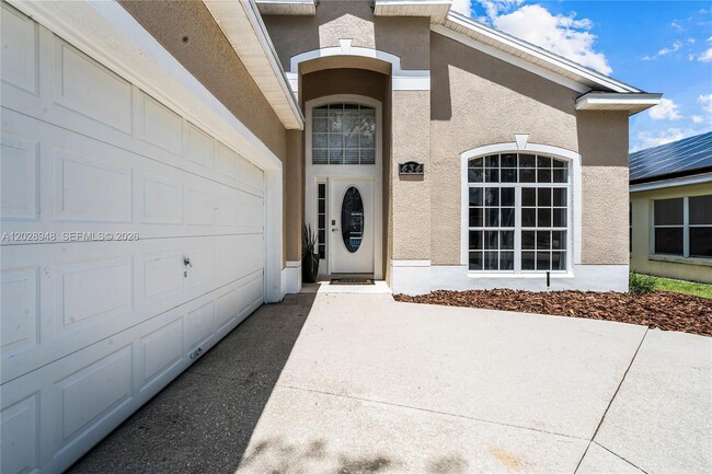 Building Photo - 434 Castlemain Cir