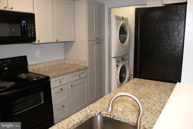 Building Photo - 12904 Churchill Ridge Cir