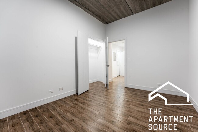 Foto del edificio - 2944 N Halsted St