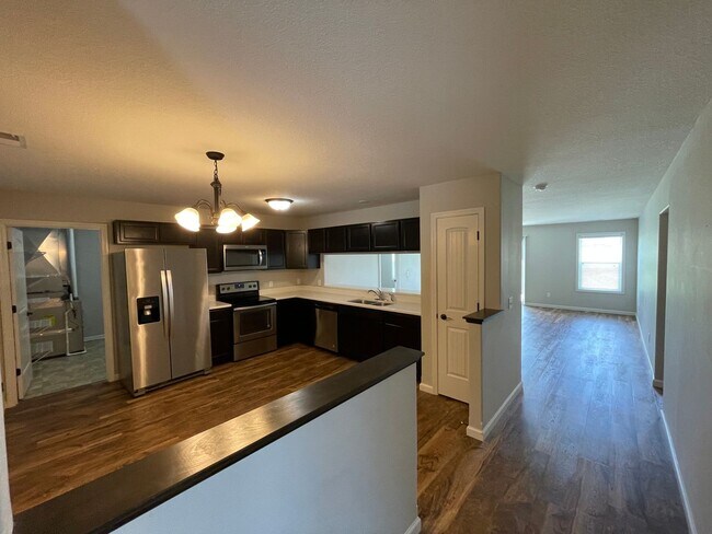 Foto del edificio - Home For Rent By Capital Property Management