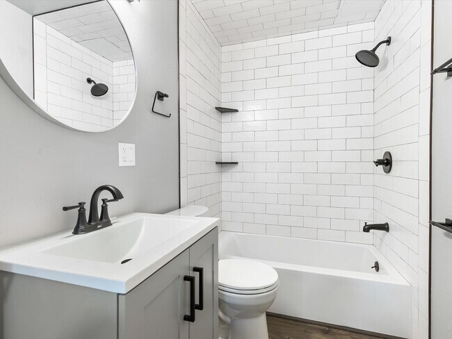 Foto del edificio - Move in Ready in Midtown!