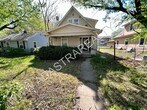 Foto principal - Spacious 4 Bedroom/2 Bath home in Kansas C...