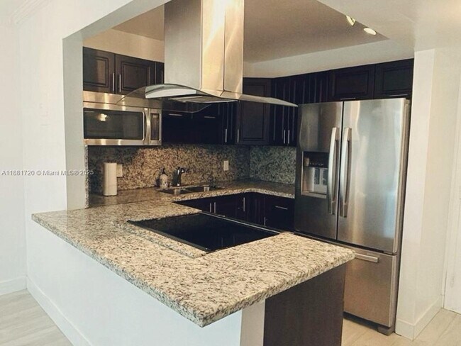 Foto del edificio - 2350 NE 135th St