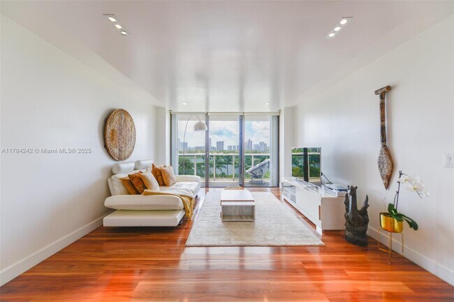 Building Photo - 3625 N Country Club Dr