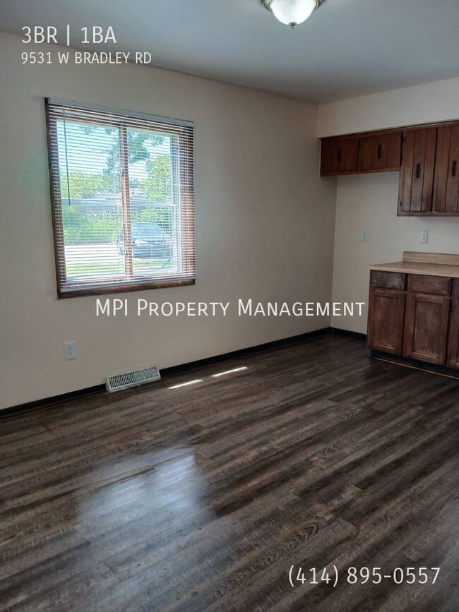 Foto del edificio - 9531 W Bradley Rd