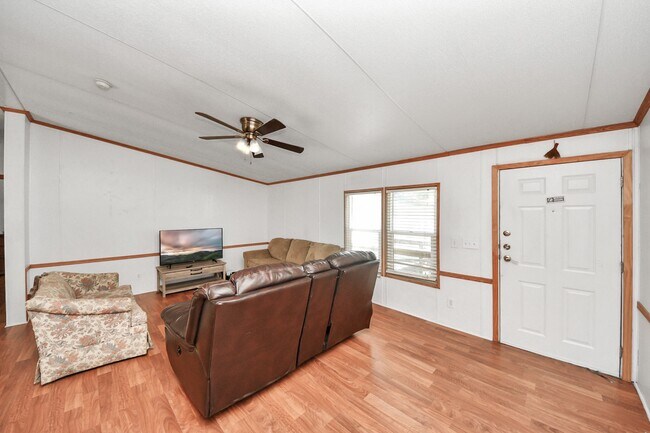 Building Photo - 16338 Hill Country Ct