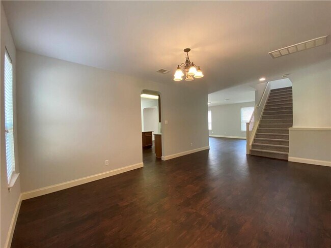 Building Photo - 519 Paseo Grand Dr
