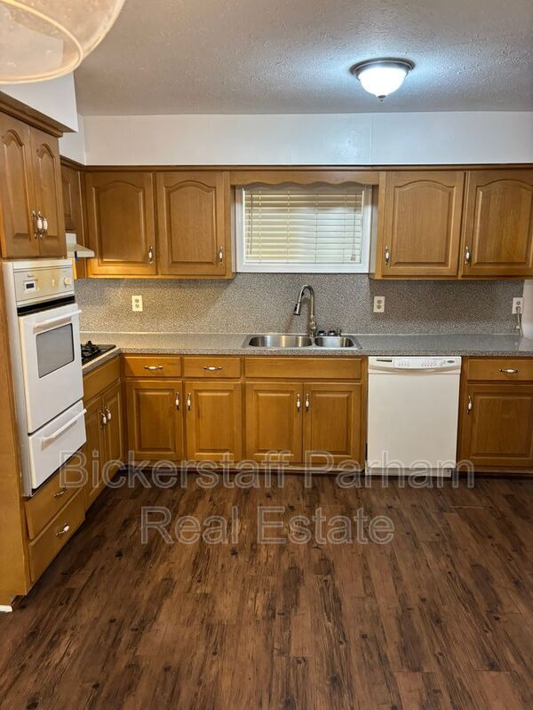 Building Photo - 5410 Kennedy St