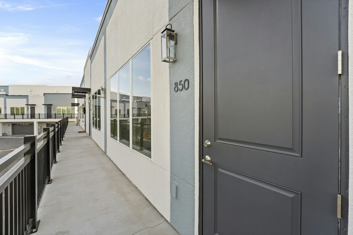 Photo - 850 TETBURY LOOP, Unit 850