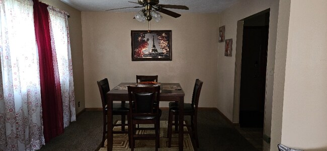 Foto del edificio - 1645 Tanglewood Dr