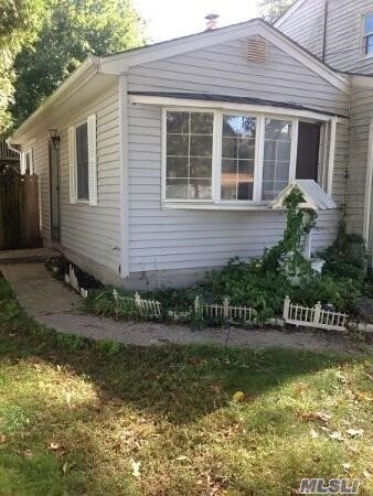 Primary Photo - 17 Shamrock Ln