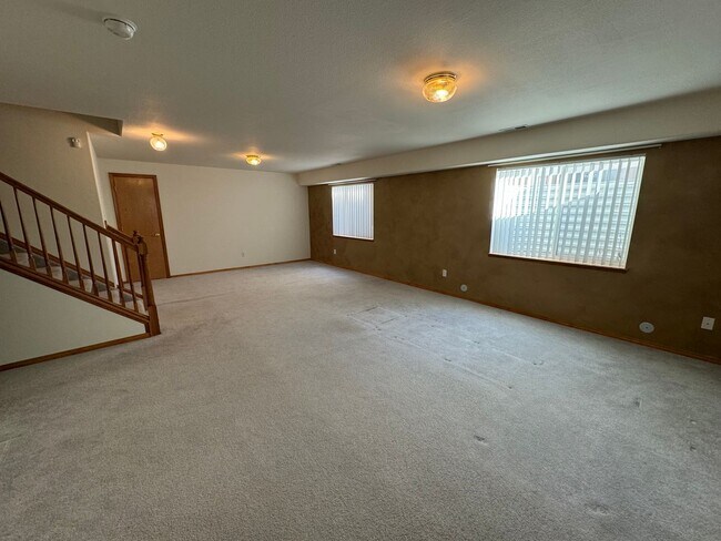 Building Photo - Springs Ranch 4bdrm Home Backs to Golf Cou...