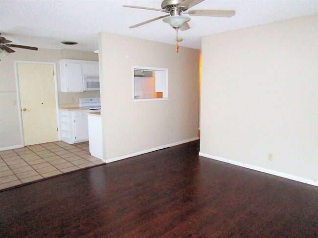 Foto del edificio - 3 BEDROOM 1.5 BATH NEAR SWOSU