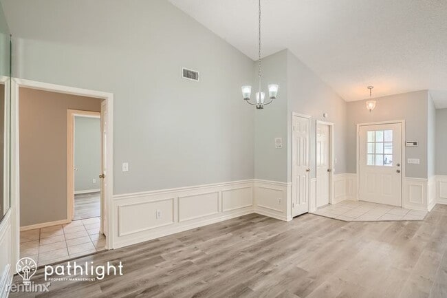 Building Photo - 3 br, 2 bath House - 8923 N Arrawana Avenu...