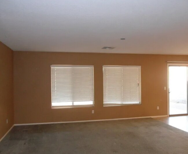 Foto del edificio - 4100 E Lambeth Pl