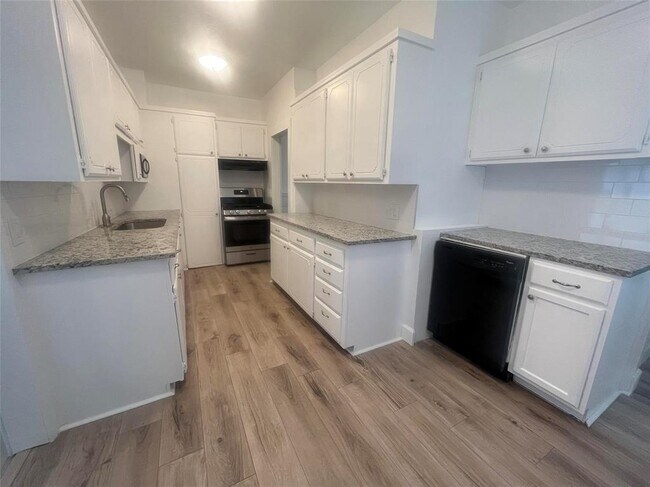 Foto del edificio - 745 SE 13th St