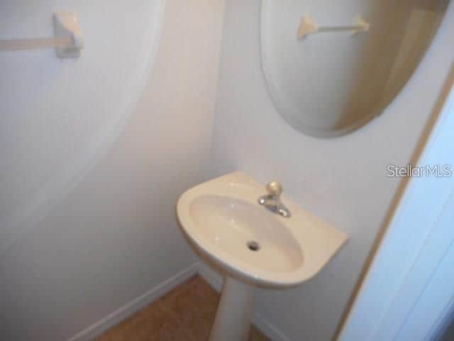 Building Photo - 640 CRESTING OAK Cir