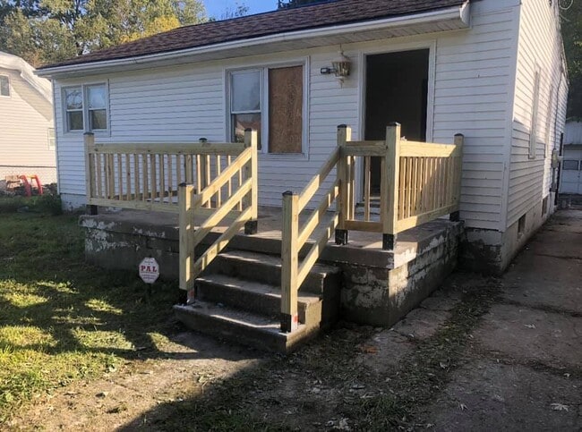 Building Photo - 3144 Woodrow Ave