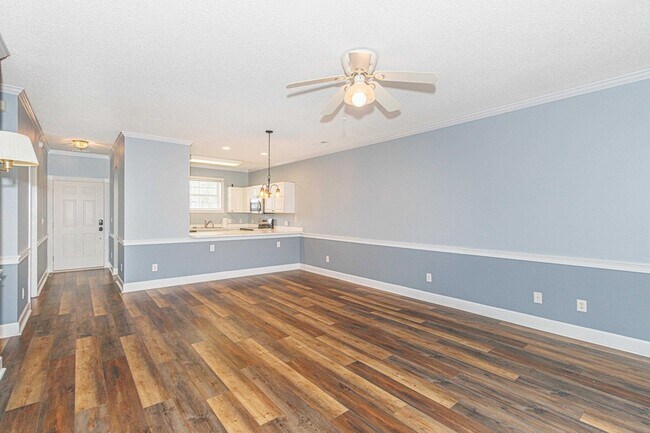 Foto del edificio - 4627 Wild Iris Dr