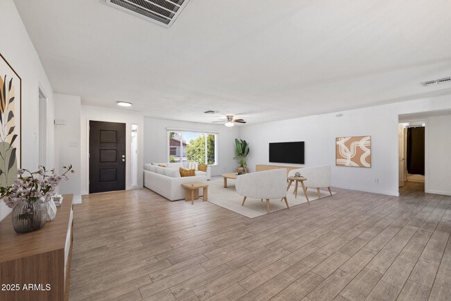 Building Photo - 4613 S Rita Ln