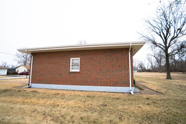 Building Photo - 1664 Talisman Ln