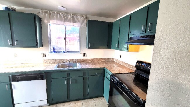 Foto del edificio - 7776 Carr Dr