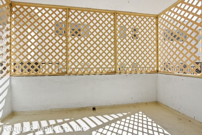 Building Photo - 3 br, 2 bath Apartment - 1237 Berkeley Str...