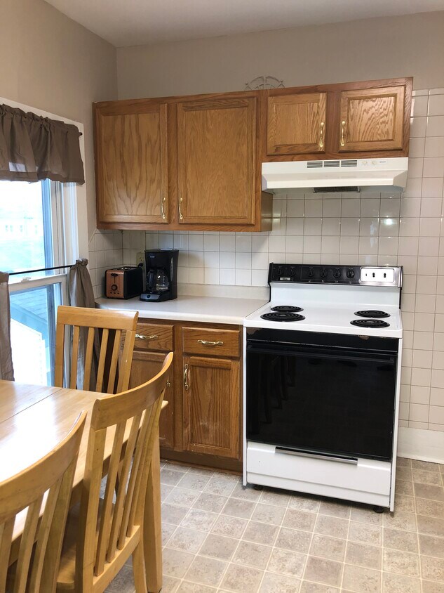 1808 Loomis St Unit Upper, La Crosse, WI 54603 1808 Loomis St La