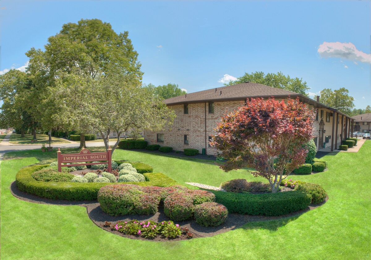 Imperial South Apartments 1577 Elmwood Ave Rochester, NY Apartments for Rent in Rochester