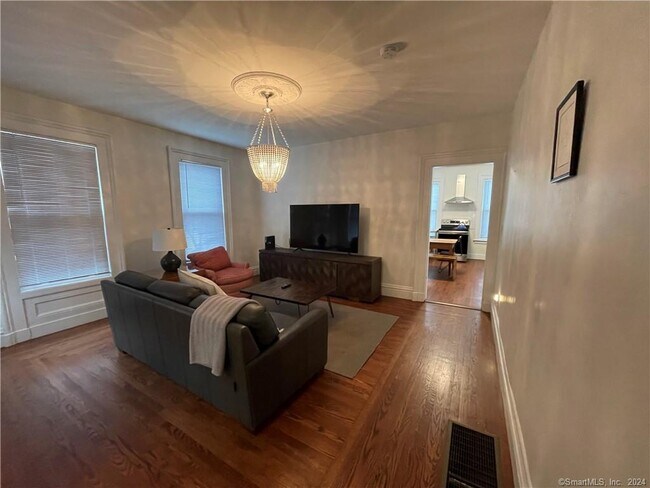 Building Photo - 266 Humphrey St