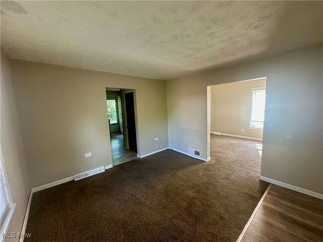 Foto del edificio - 728 McKinley Ave