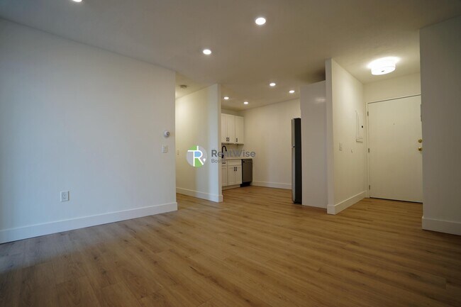 Foto del edificio - 745 E 6th St