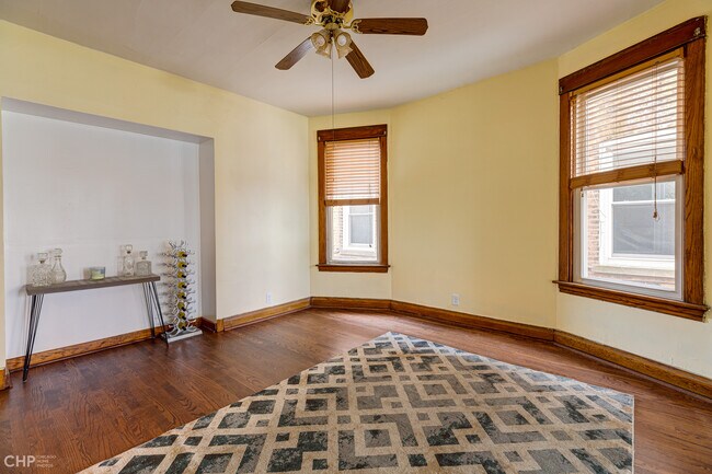 Cute bar area in dining room - 1833 N Harding Ave