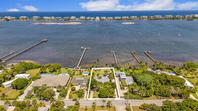 Building Photo - 930 S Lakeside Dr