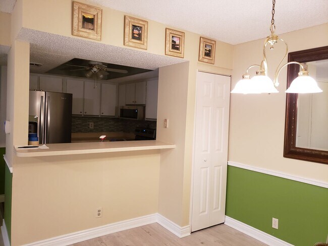 Foto del edificio - Oaks IV  Condominium-First Floor for Annual Rent