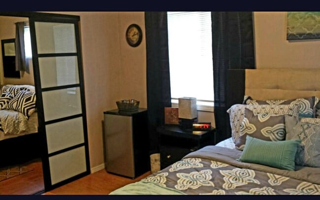 Dormitorio número 2 - 4909 W 119th St