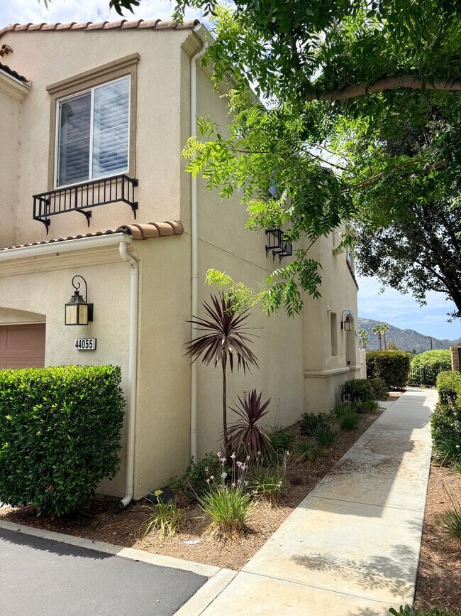 Foto del edificio - 3 Bedroom Town home for rent in South Temecula