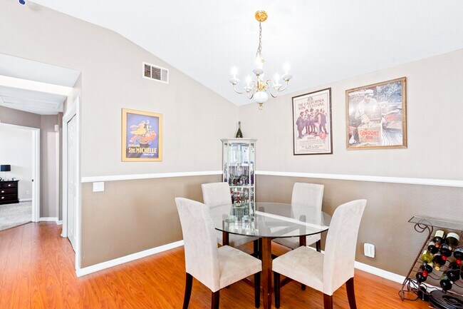 Foto del edificio - 8060 E Goldenrod Ln