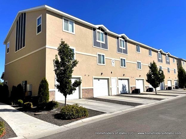 Building Photo - 3710 N Centrepoint Way