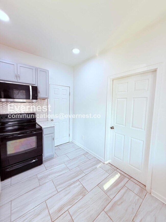 Foto del edificio - 2 Bed/1 Bath Home with Off-Street Parking / Vouchers Accepted / Available Now!