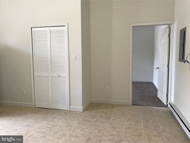 Foto del edificio - 310-312 W Main St