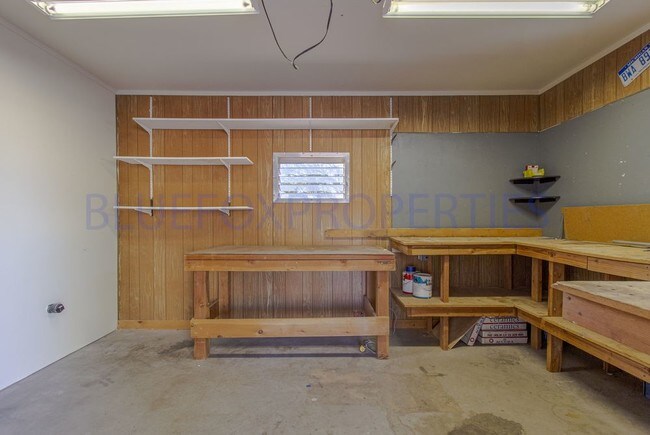 Building Photo - 3 Bed ranch style home on the NW side