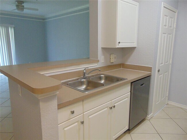 Foto del edificio - 4323 Bayside Village Dr