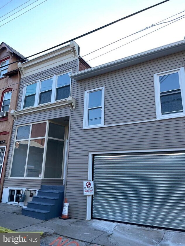 Primary Photo - 315 Rose St