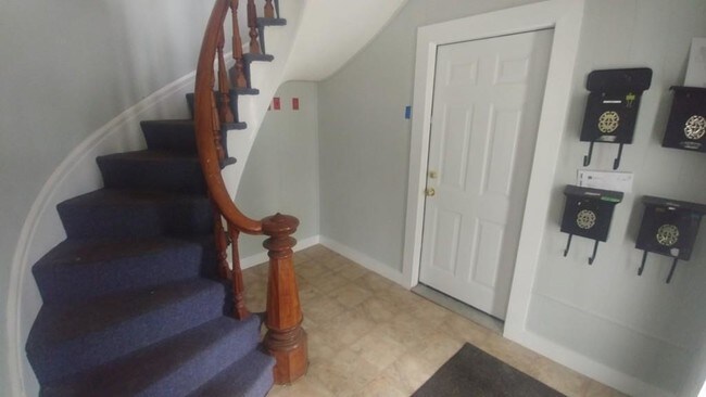 Foto del edificio - 47 Pleasant st #3 Leicester, MA
