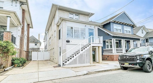 Building Photo - 14 N Vassar Sq