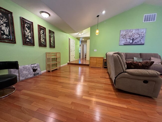 Foto del edificio - 10734 S Stelling Rd