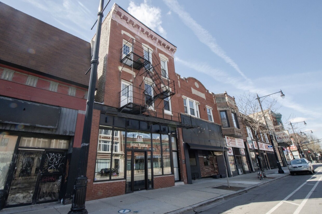 Primary Photo - QUAINT 1bed+DEN APARTMENT IN GREAT BUCKTOW...