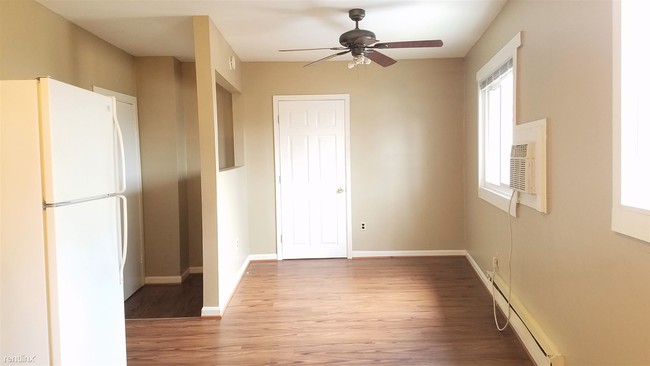 Building Photo - 1 br, 1 bath Apartment - 457 W South St Apt C