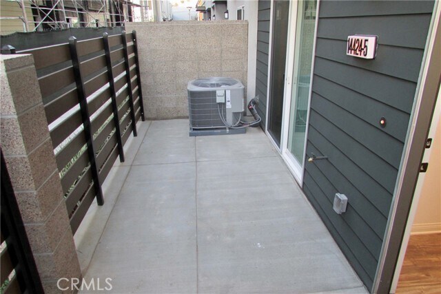 Foto del edificio - 14424 Lily Ln